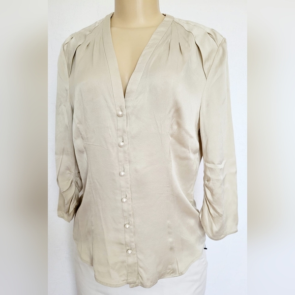 MaxMara Women's Luxury 100%Silk Blouse Pearl Buttons Taupe 10/Medium - Picture 6 of 16
